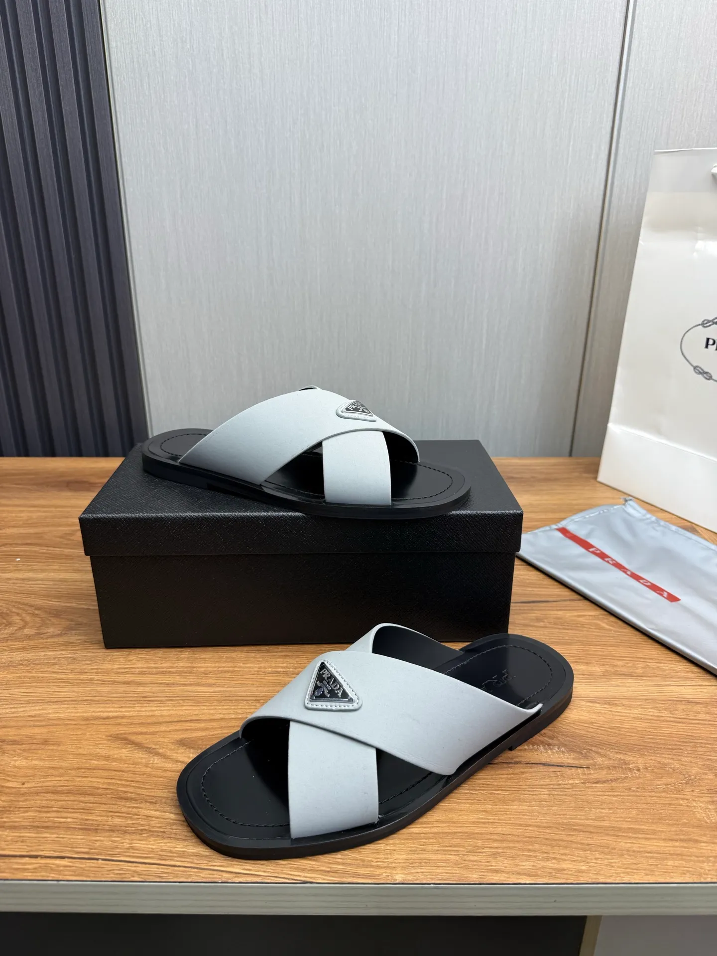 Factory price 340💰 ＰＲＡＤＡPrada - popular men's slippers hot sale 🔥 🩴Official website one to one production 38-45 sizes 45 46 🉑️Customized!